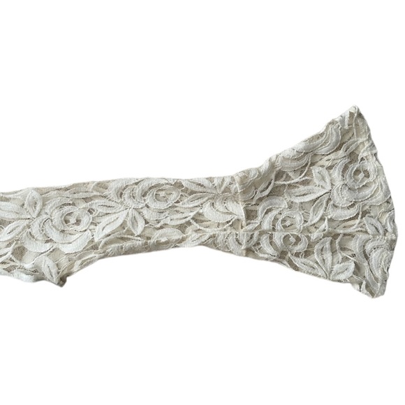 Altar'd State -Size Large Gray Lace Raglan Long Sleeve Top Like New - Picture 6 of 8